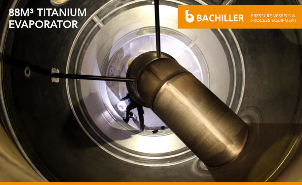 Interior de un evaporador de titanio de 88 m³ para química suiza