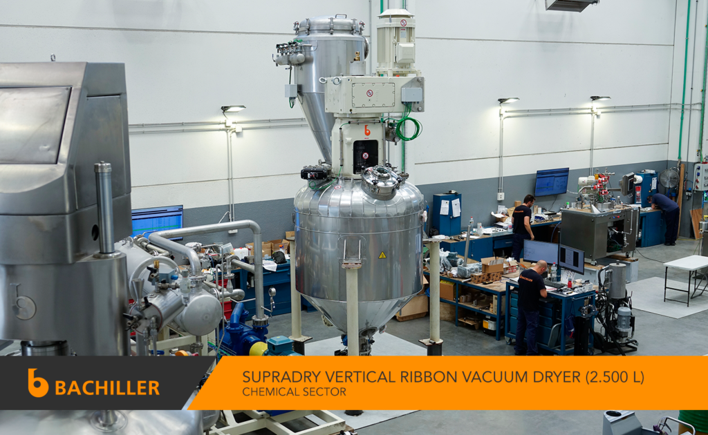 Vertical ribbon vacuum dryer
